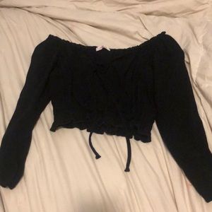 Black long sleeve cropped top